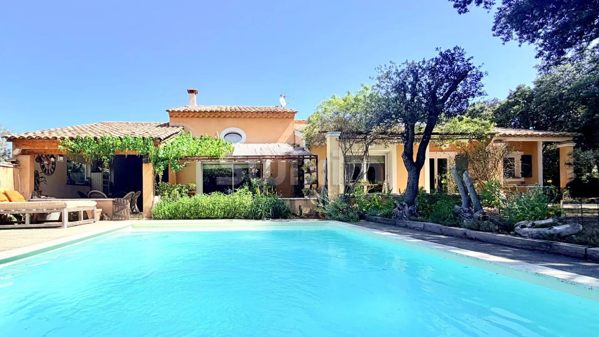 villa 8 Camere in vendita su Uzès (30700)