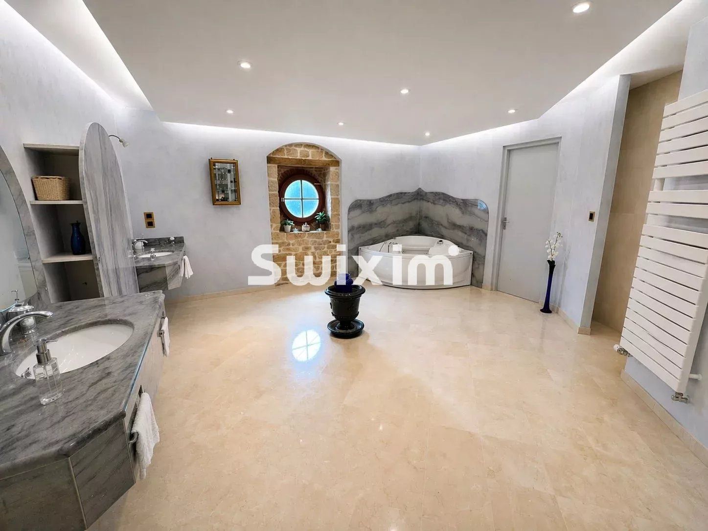 proprietà 9 Camere in vendita su Lons-le-Saunier (39000)