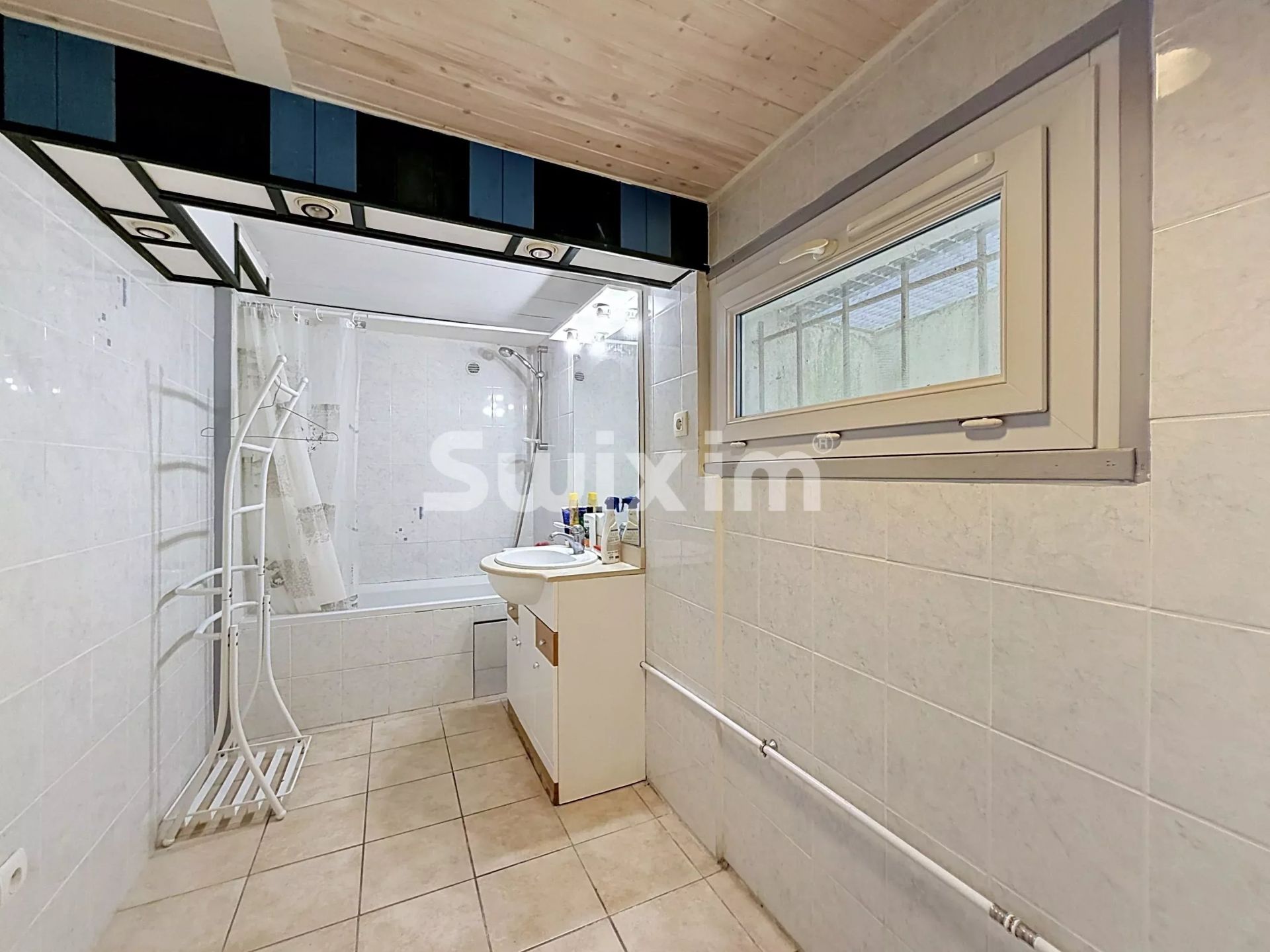 casa 6 Salas en venta en Échenevex (01170)