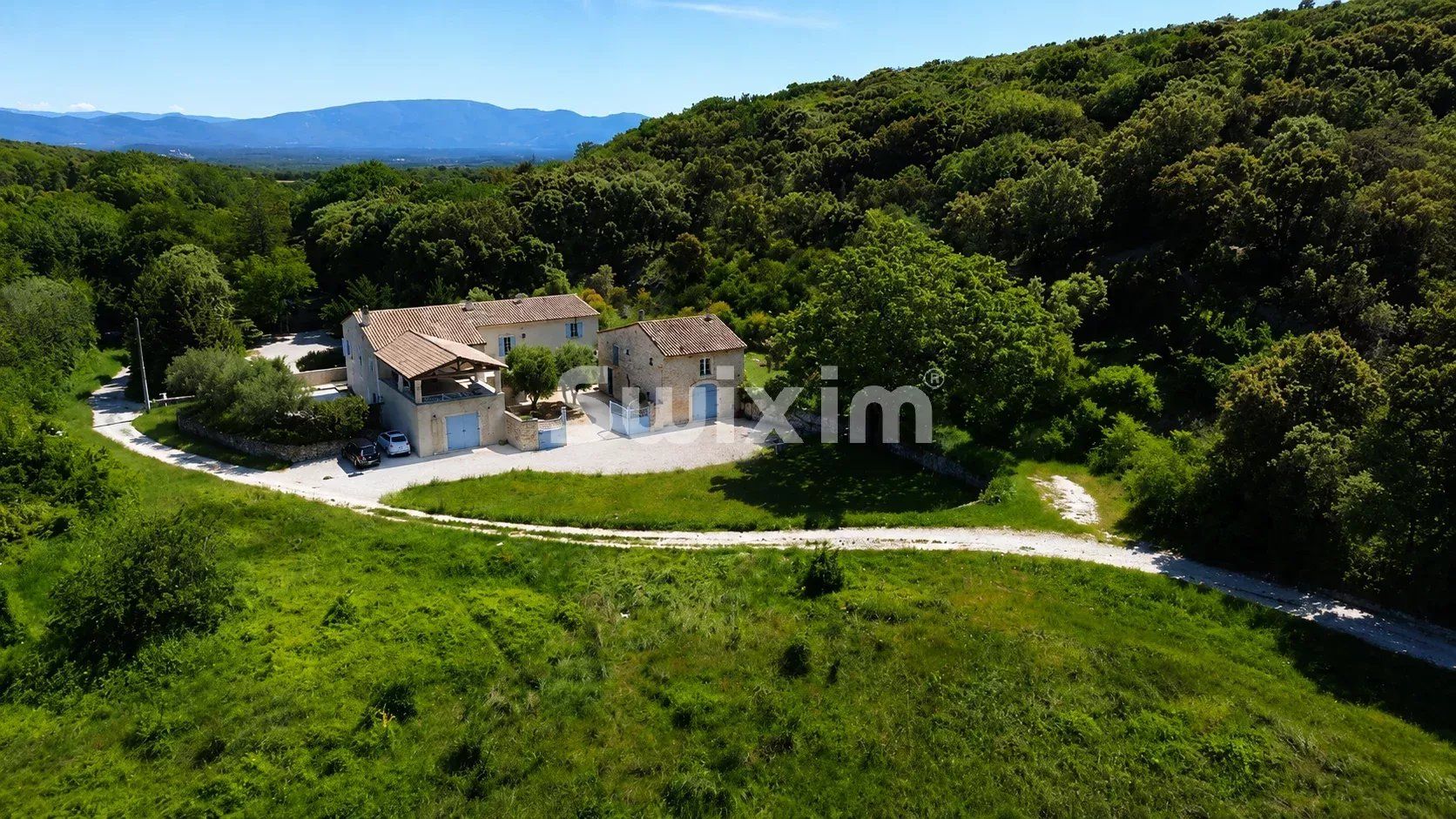 mas 11 Camere in vendita su Grignan (26230)