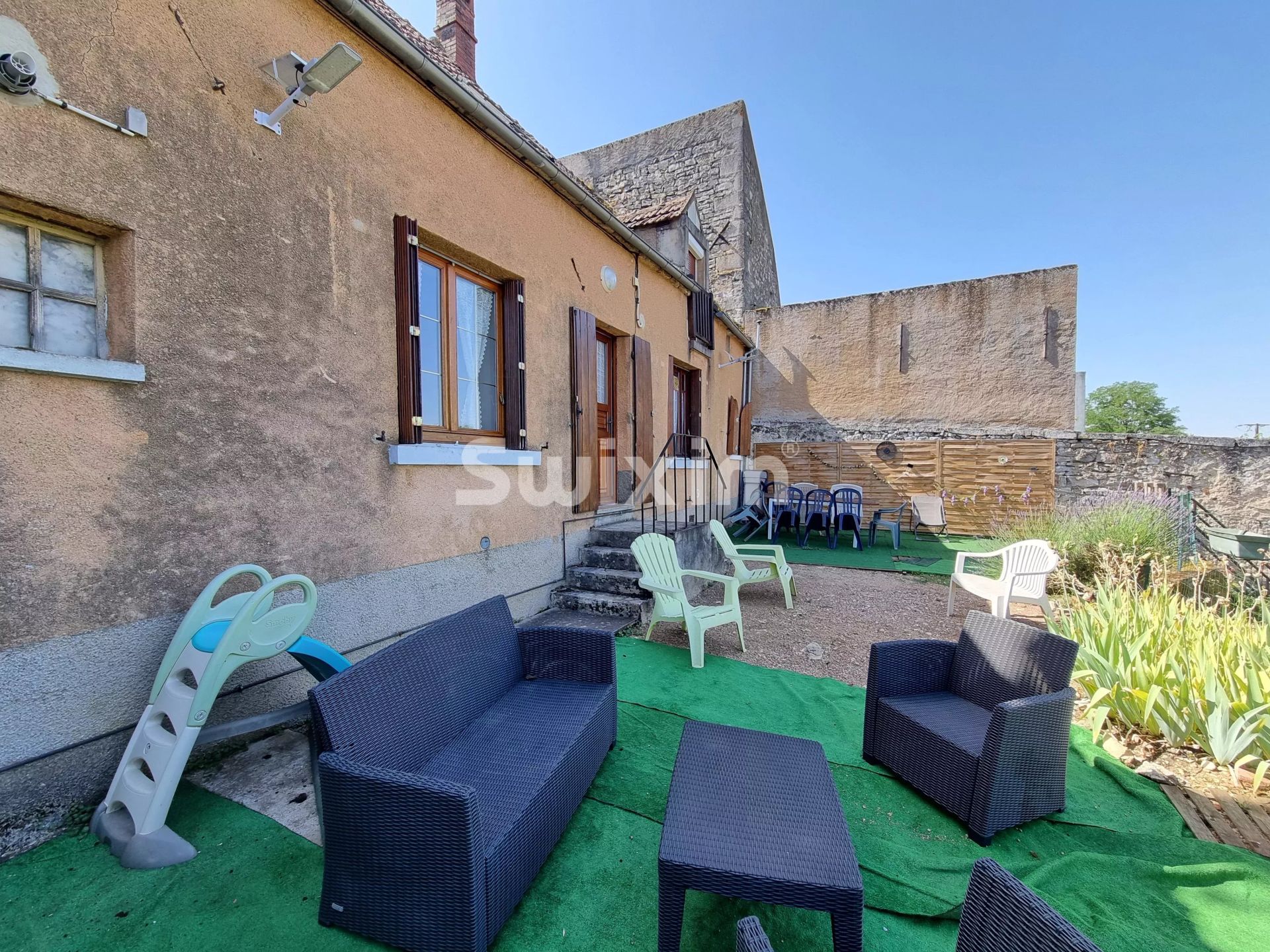 casa 6 Camere in vendita su Pousseaux (58500)