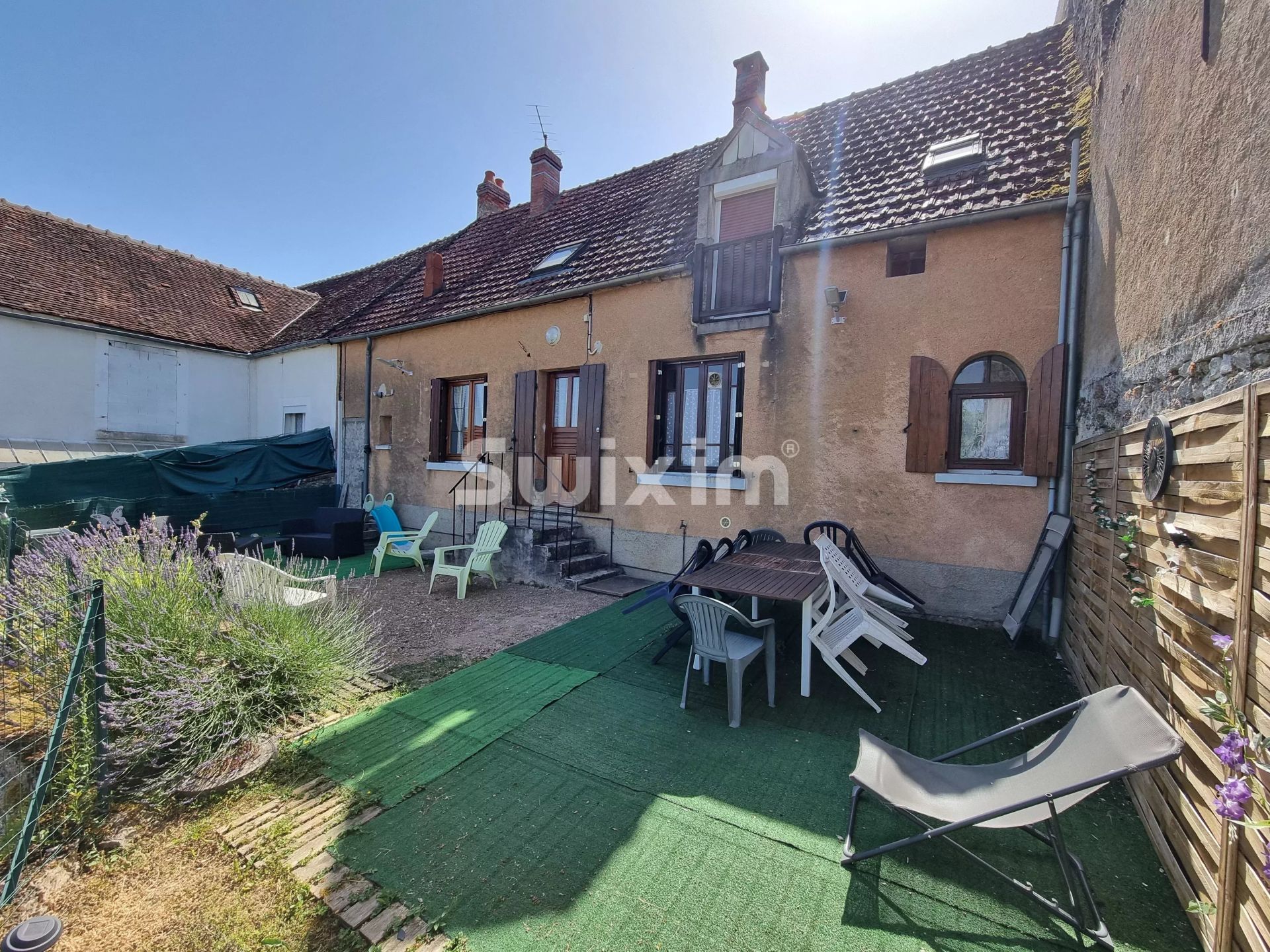 casa 6 Camere in vendita su Pousseaux (58500)