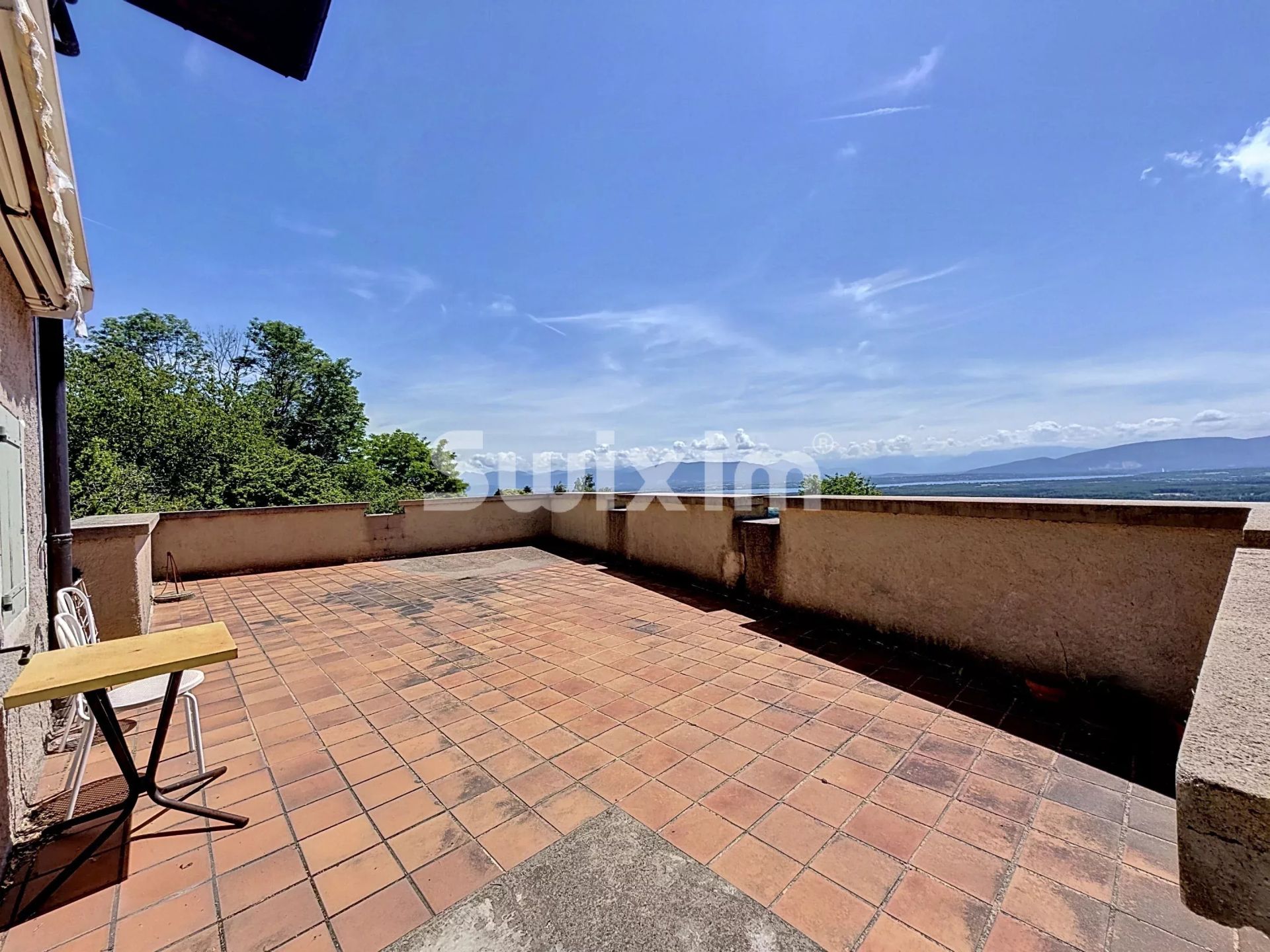 casa 7 Camere in vendita su Grilly (01220)