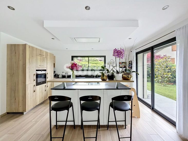 Verkauf Haus Saint-Genis-Pouilly 7&nbsp;Zimmer 216&nbsp;m²