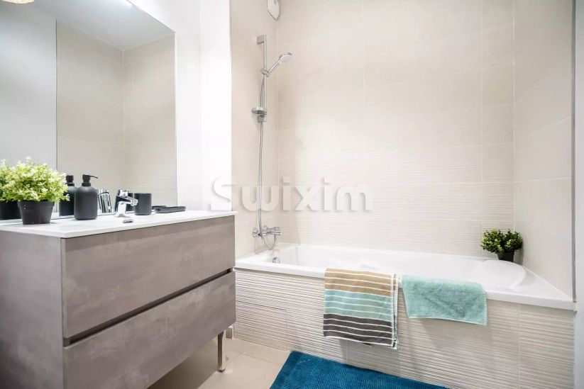 Vendita Appartamento Lyon 7ème 3&nbsp;Camere 65.8&nbsp;m²
