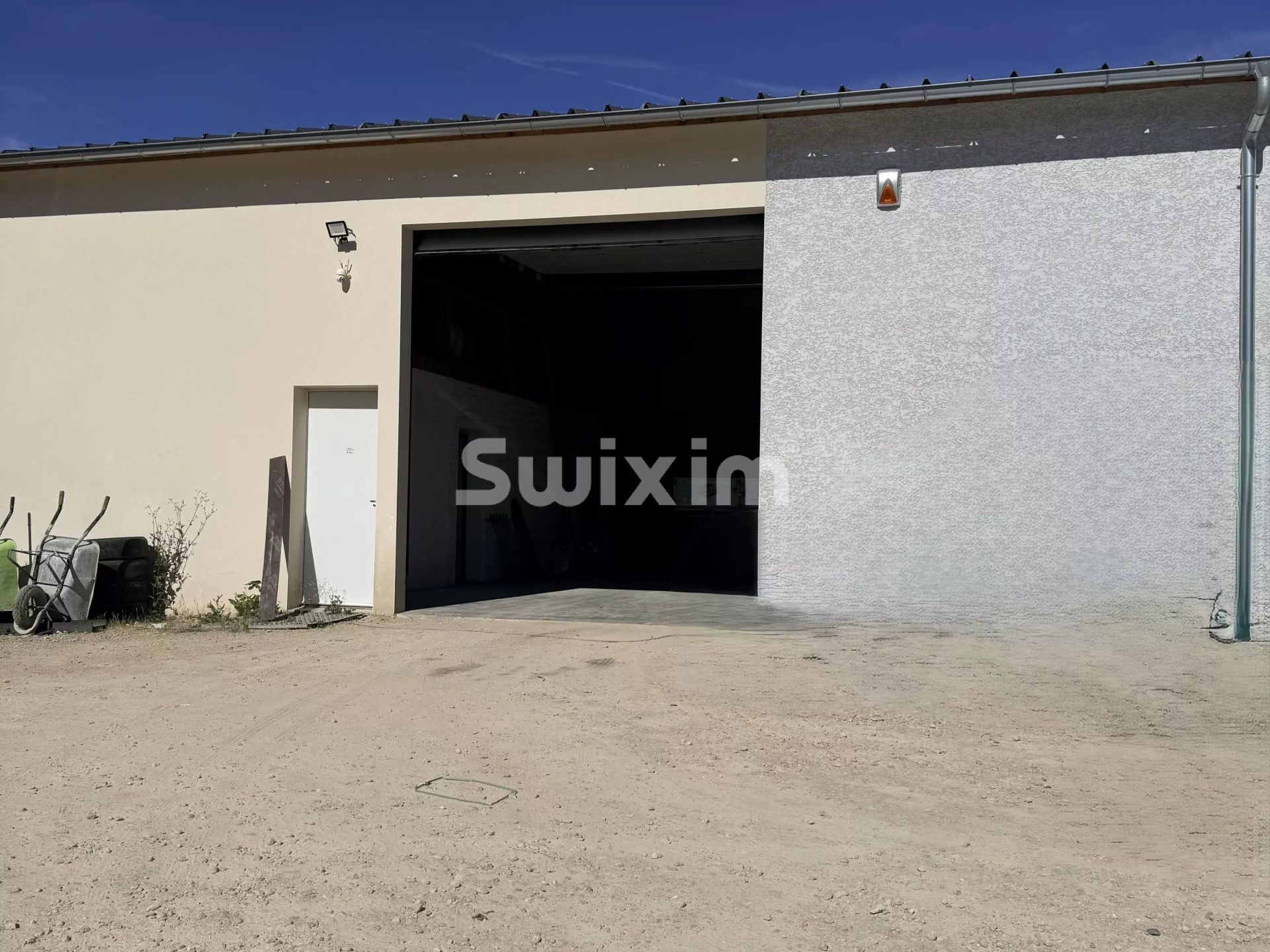 locale industriale 4 Camere in affitto su Ceyzériat (01250)