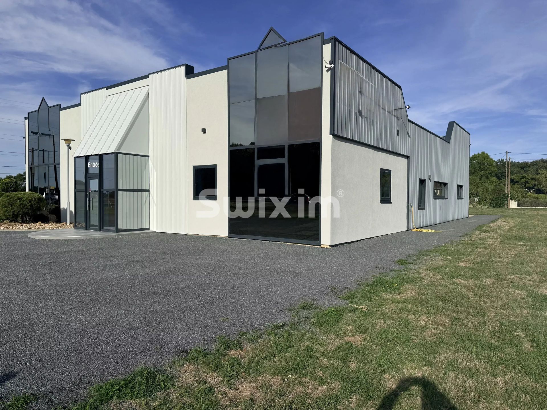 entrepôt 4 Pièces en location sur Saint-Étienne-du-Bois (01370)