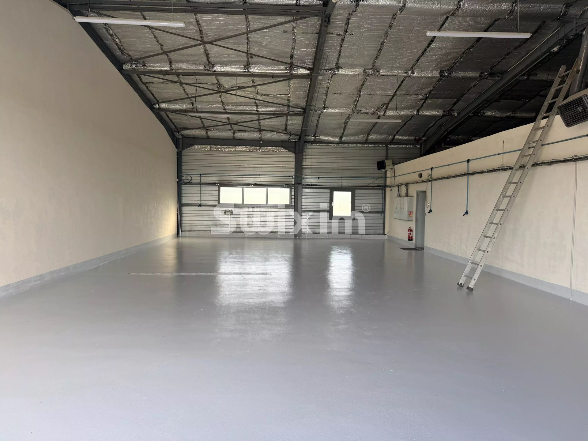 entrepôt 4 Pièces en location sur Saint-Étienne-du-Bois (01370)