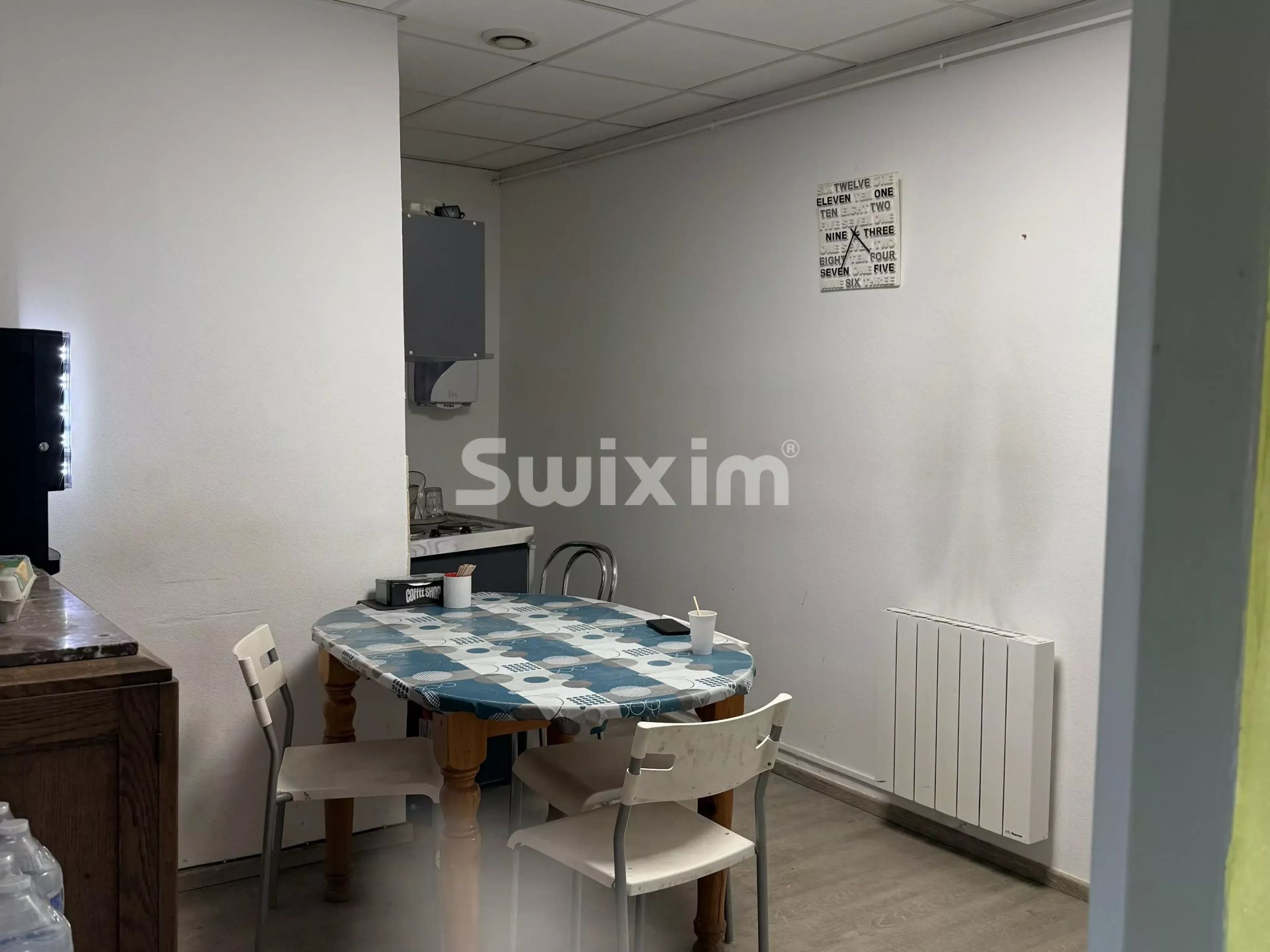 naves industriales 4 Salas en alquiler en Saint-Étienne-du-Bois (01370)