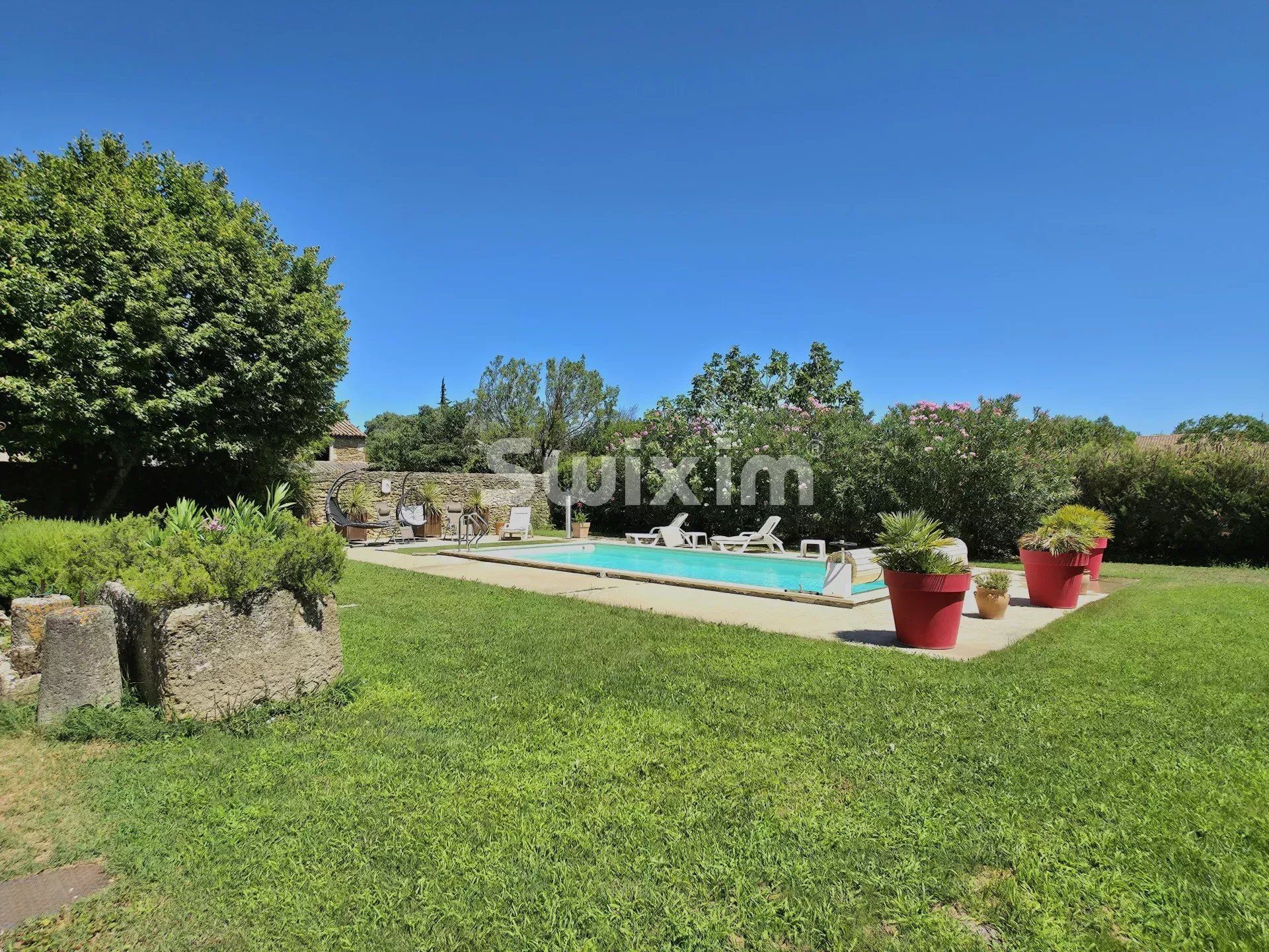 casa 10 Quartos para venda sobre Grillon (84600)
