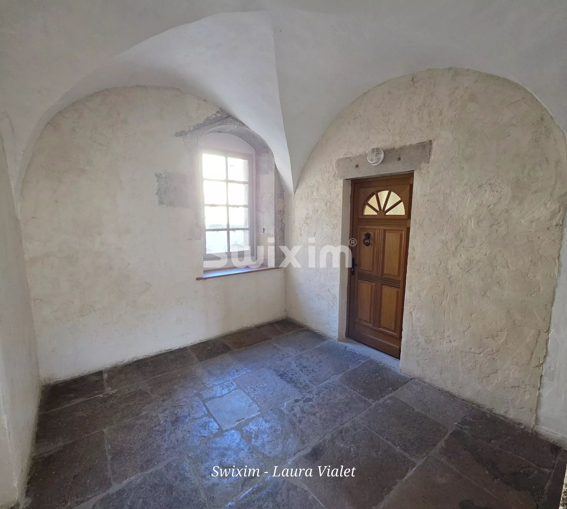 edificio 5 Salas en venta en Poligny (39800)