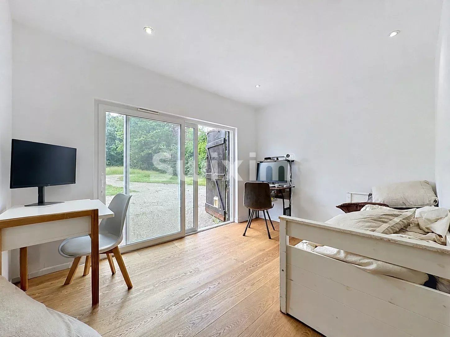 house 5 Rooms for sale on Thoiry (01710)