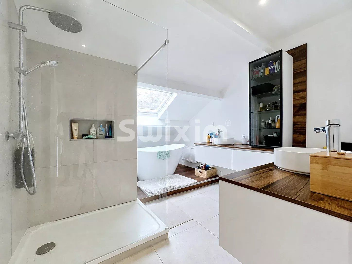 house 5 Rooms for sale on Thoiry (01710)