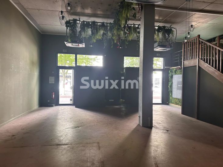 Affitto Locale commerciale Bourg-en-Bresse 2&nbsp;Camere 123.1&nbsp;m²