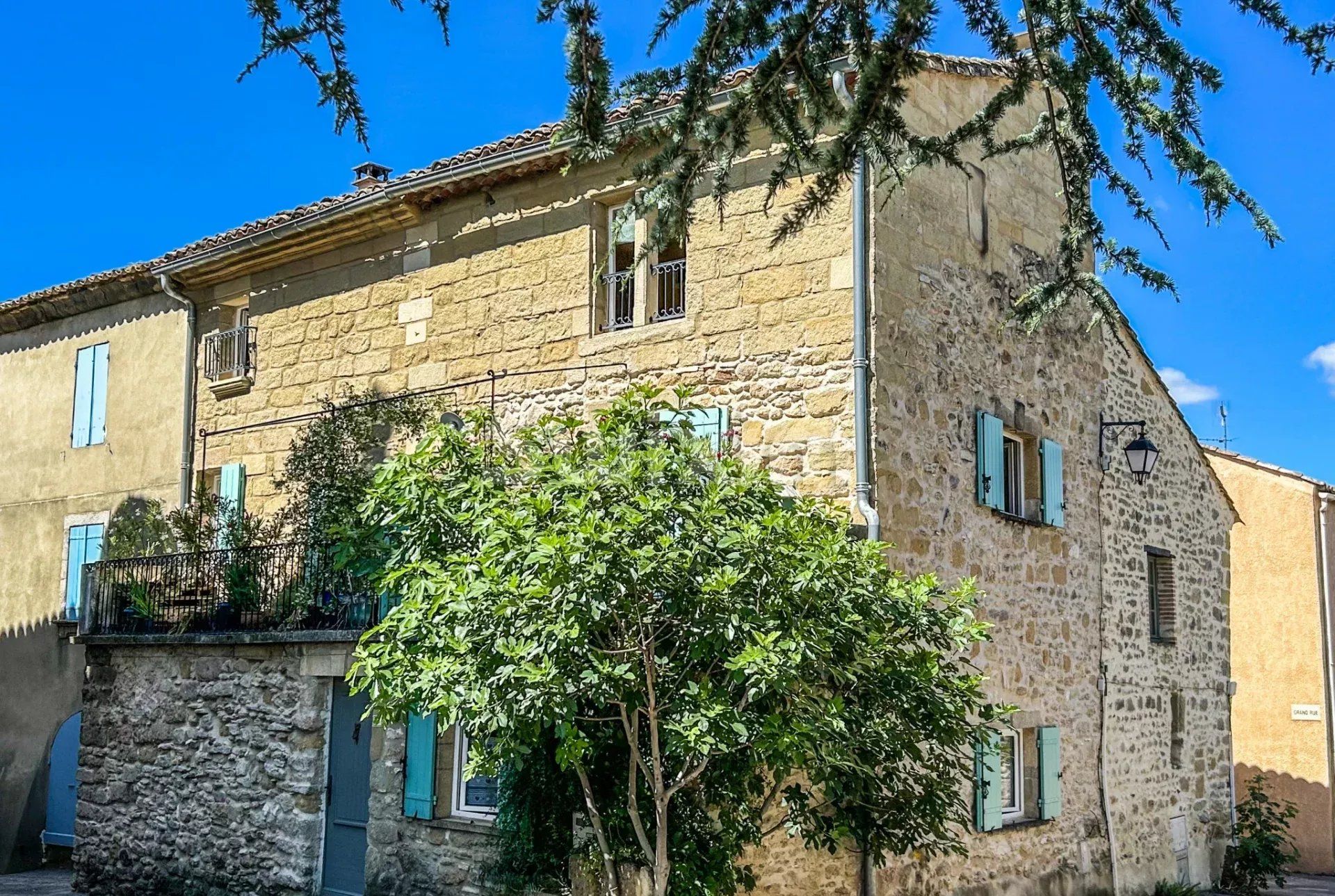 casa 5 Camere in vendita su Uzès (30700)