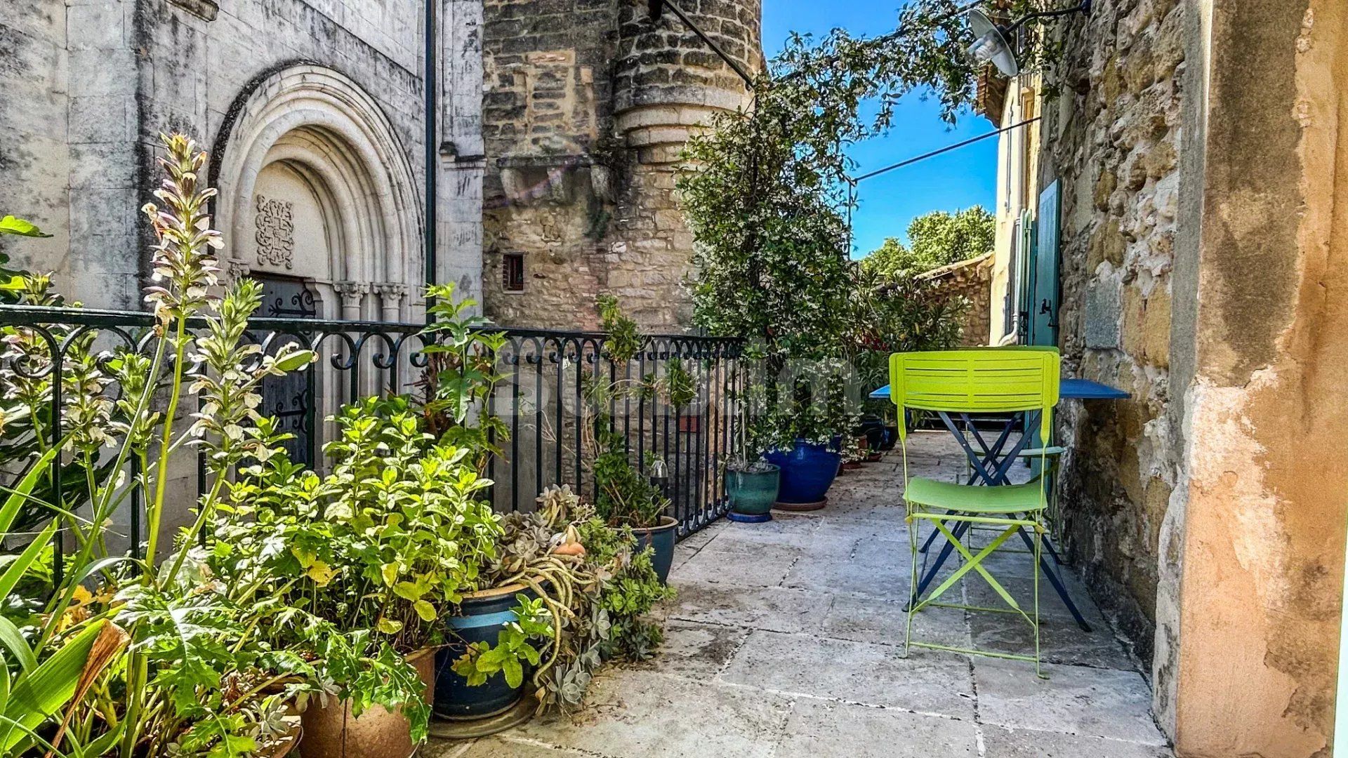 casa 5 Camere in vendita su Uzès (30700)