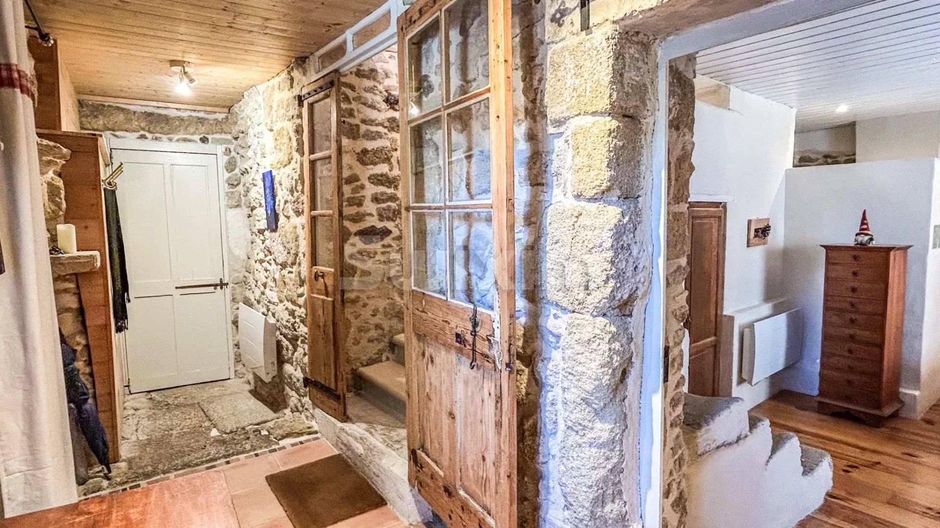 casa 5 Camere in vendita su Uzès (30700)