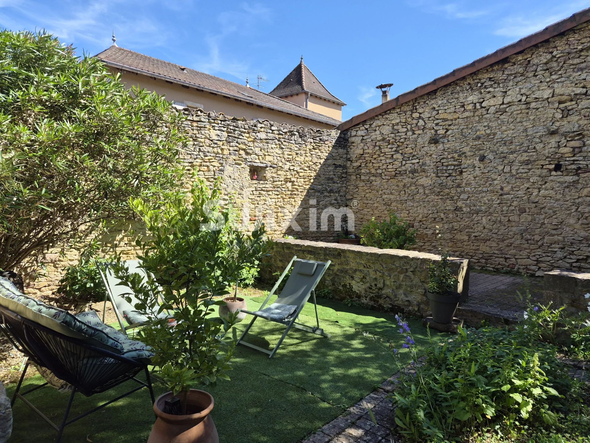 haus 8 Zimmer zum verkauf auf Sancé (71000)