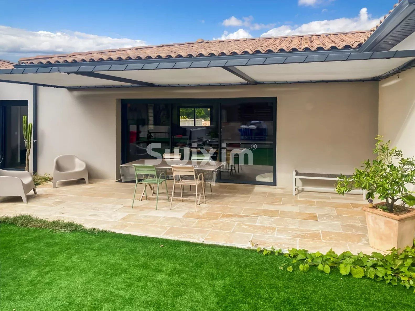 casa 7 Camere in vendita su Mornas (84550)