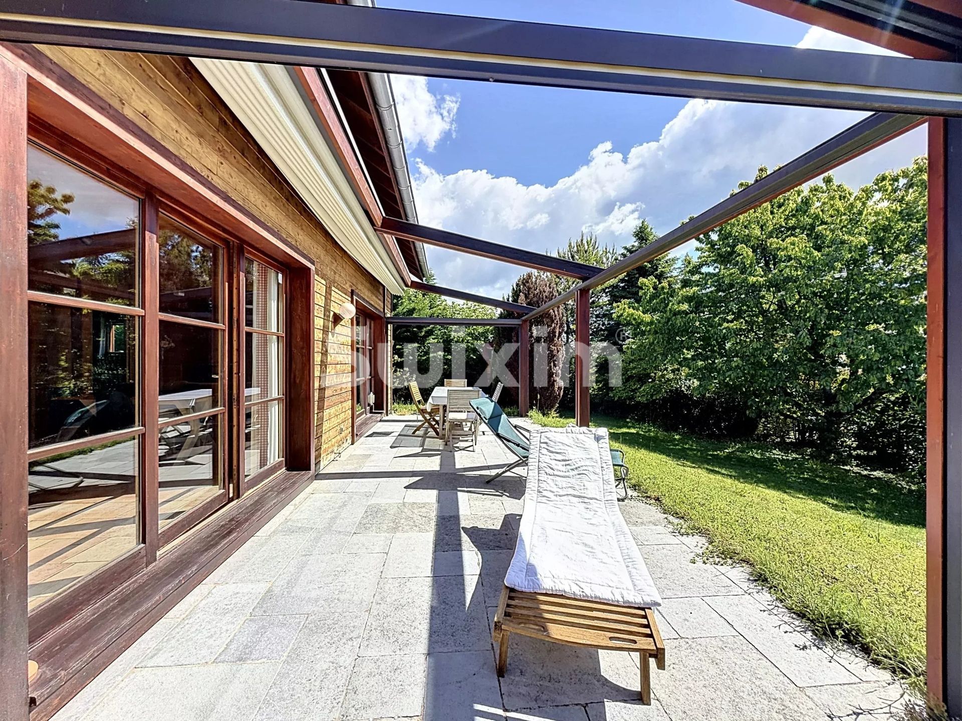 casa 6 Salas en venta en Grilly (01220)