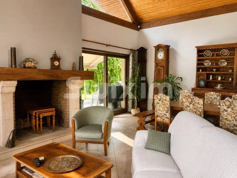 house 6 Rooms for sale on Parves et Nattages (01300)