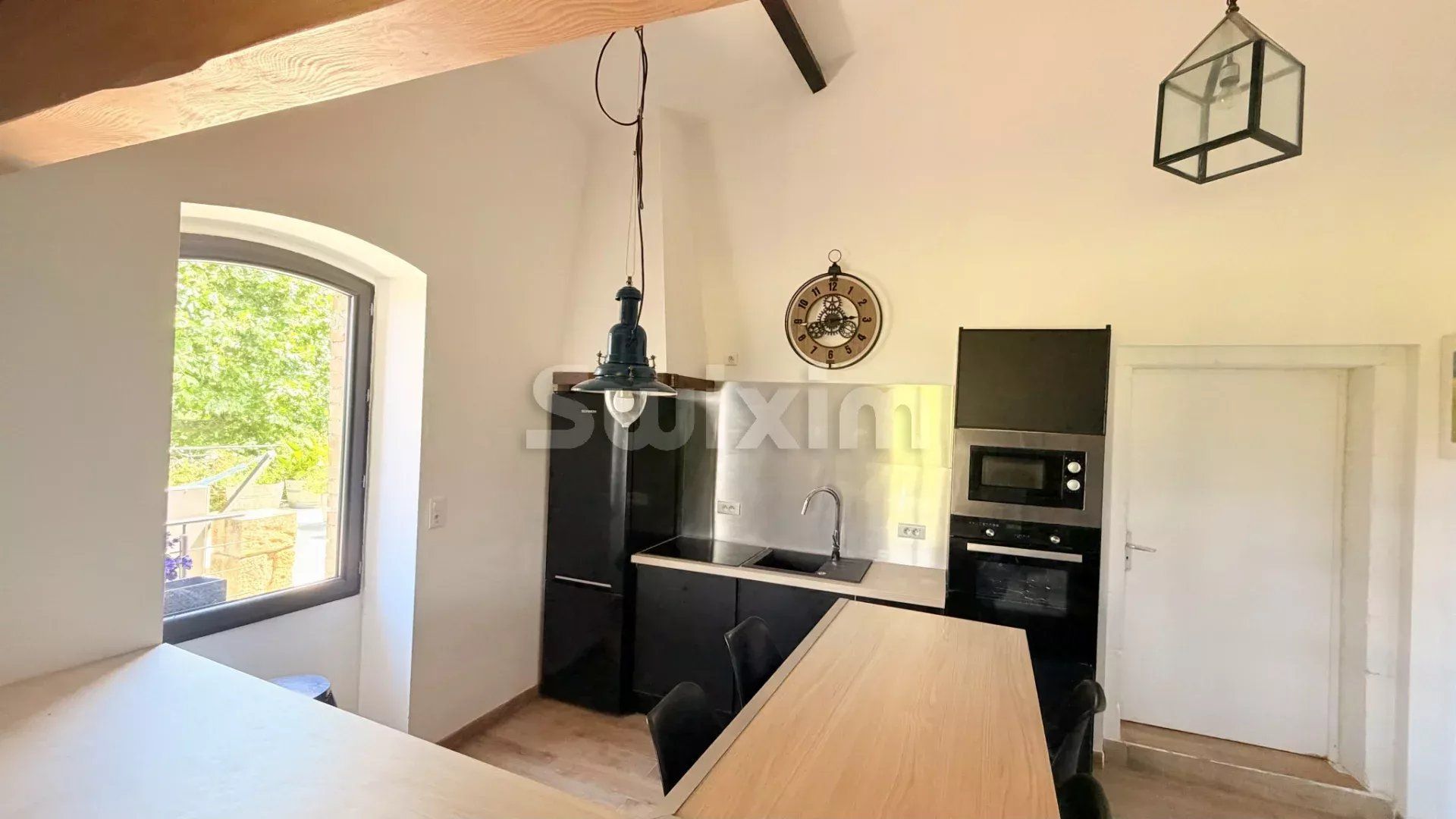 mas 10 Camere in vendita su Barjac (30430)