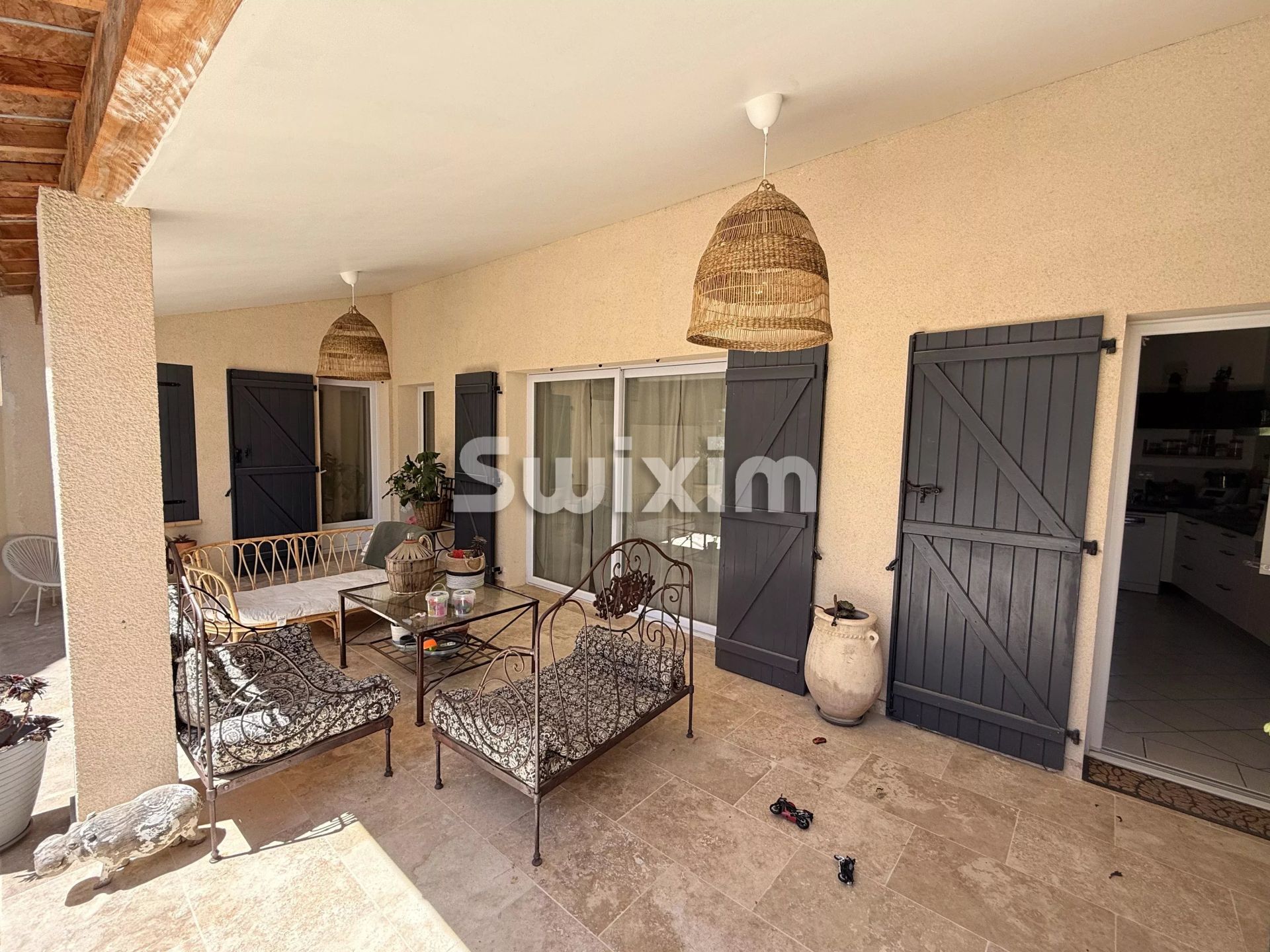 casa 5 Camere in vendita su Uchaux (84100)