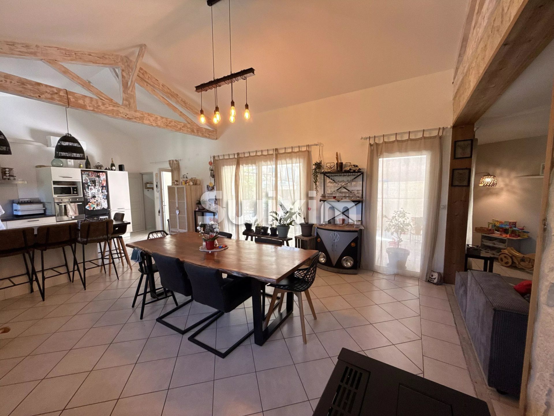 casa 5 Camere in vendita su Uchaux (84100)