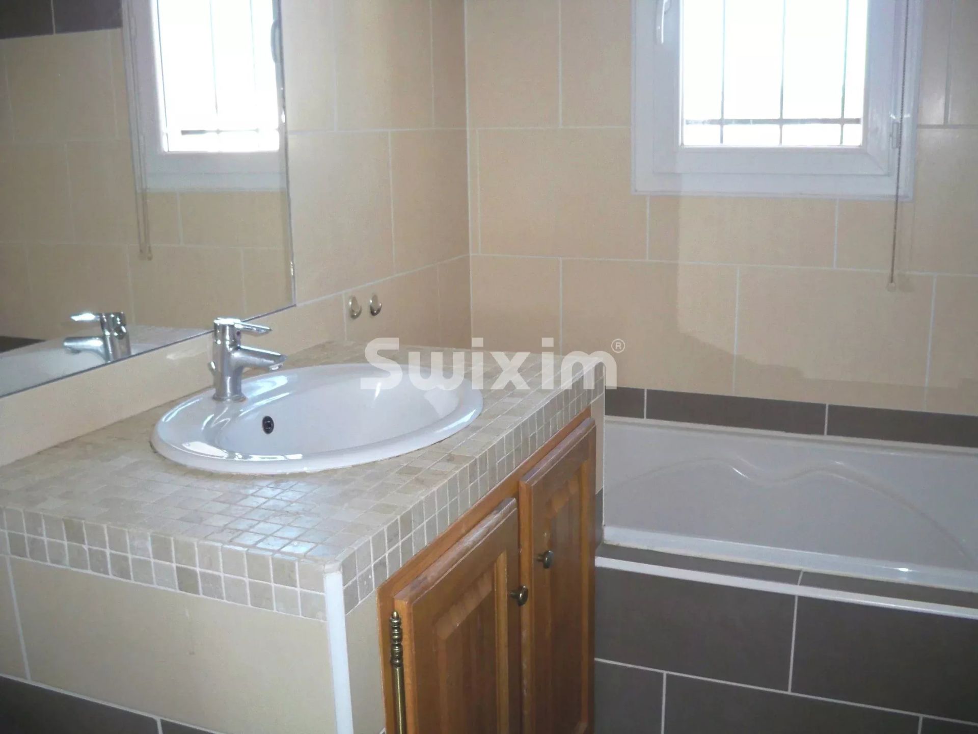 appartamento 3 Camere in vendita su Saint-Just-d'Ardèche (07700)