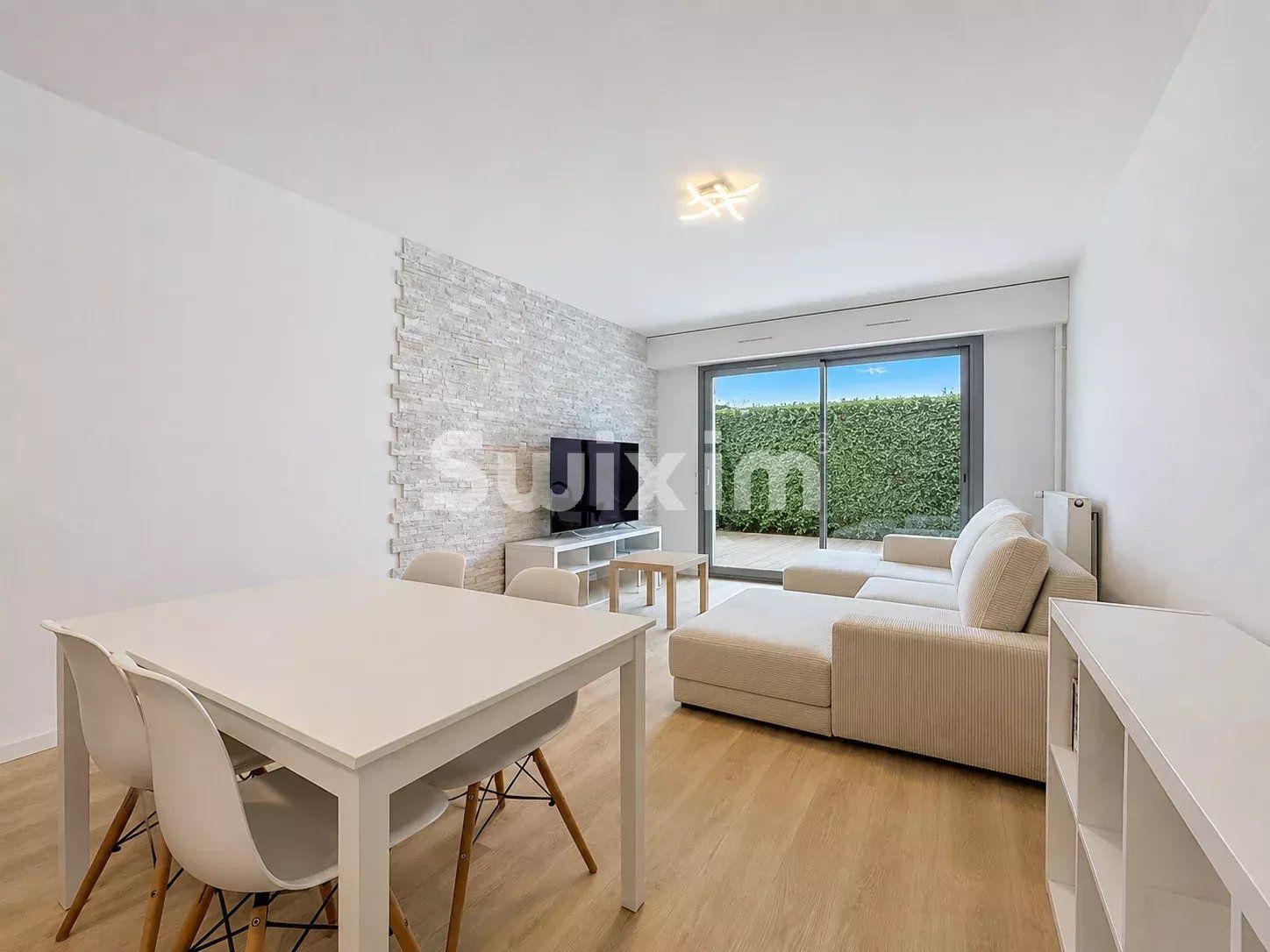 apartment 2 Rooms for sale on Saint-Genis-Pouilly (01630)