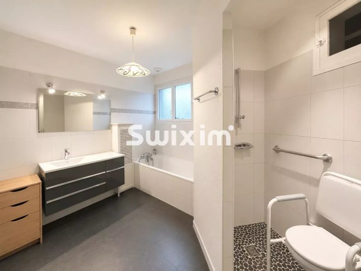 Vendita Casa Bletterans 5&nbsp;Camere 210&nbsp;m²