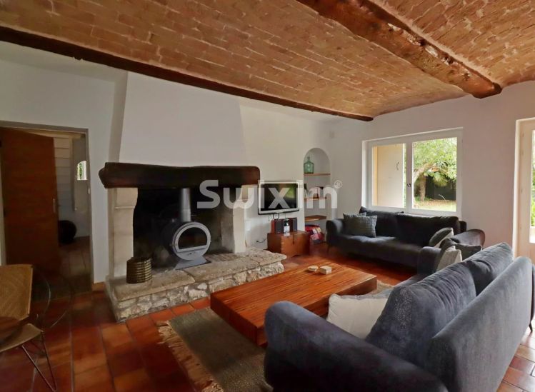 Venta Casa Montélimar 8&nbsp;Salas 271&nbsp;m²