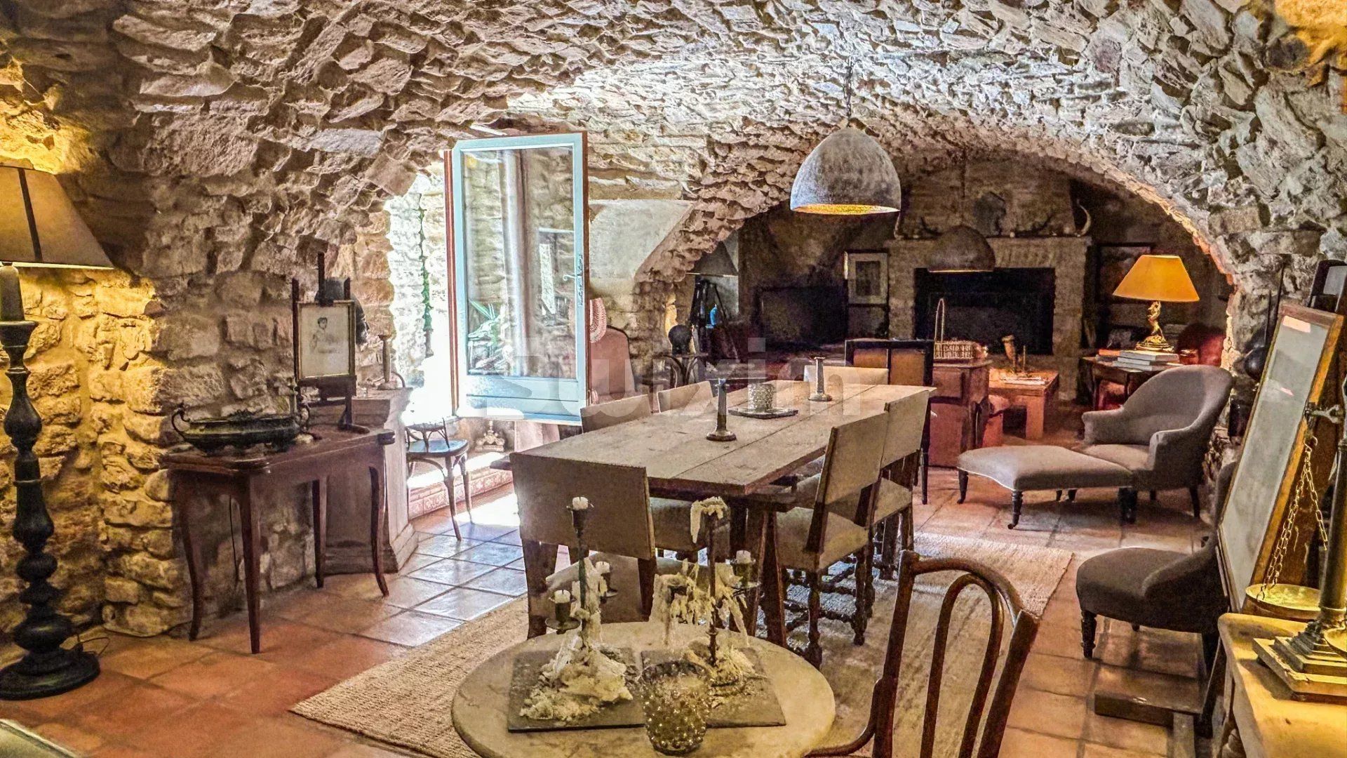 maison 7 Pièces en vente sur Chusclan (30200)