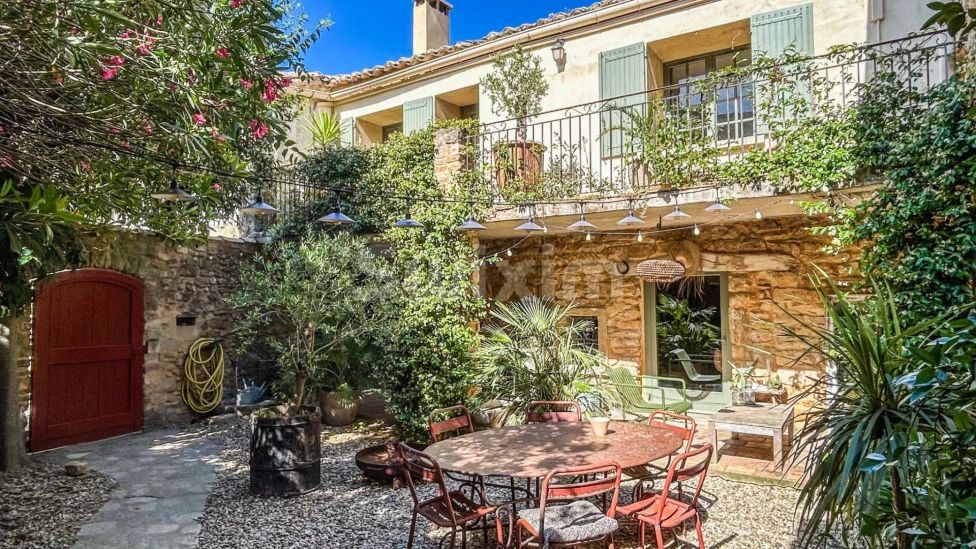 Vente Maison Chusclan 7&nbsp;Pièces 250&nbsp;m²