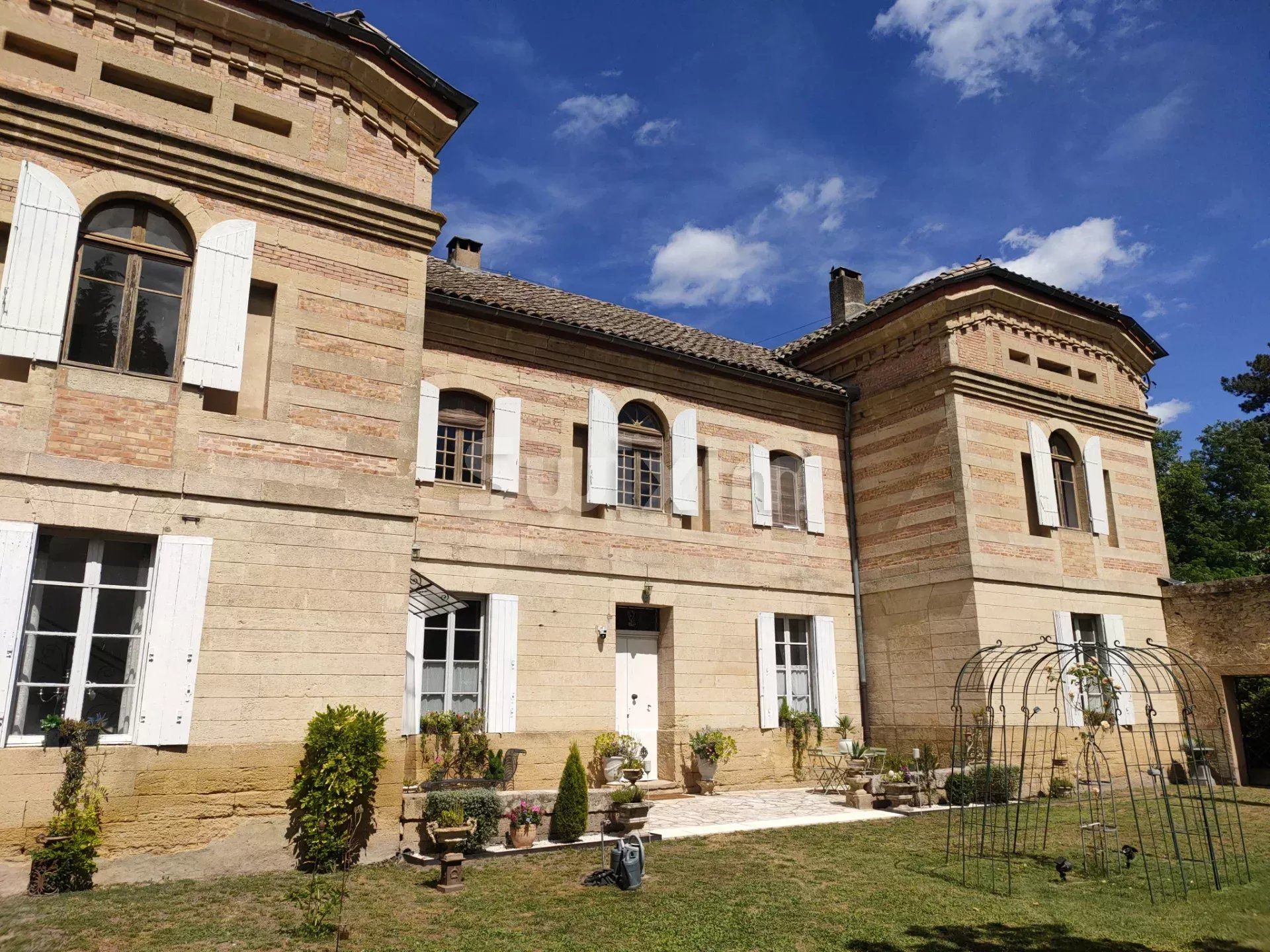 propriété 16 Pièces en vente sur Uzès (30700)