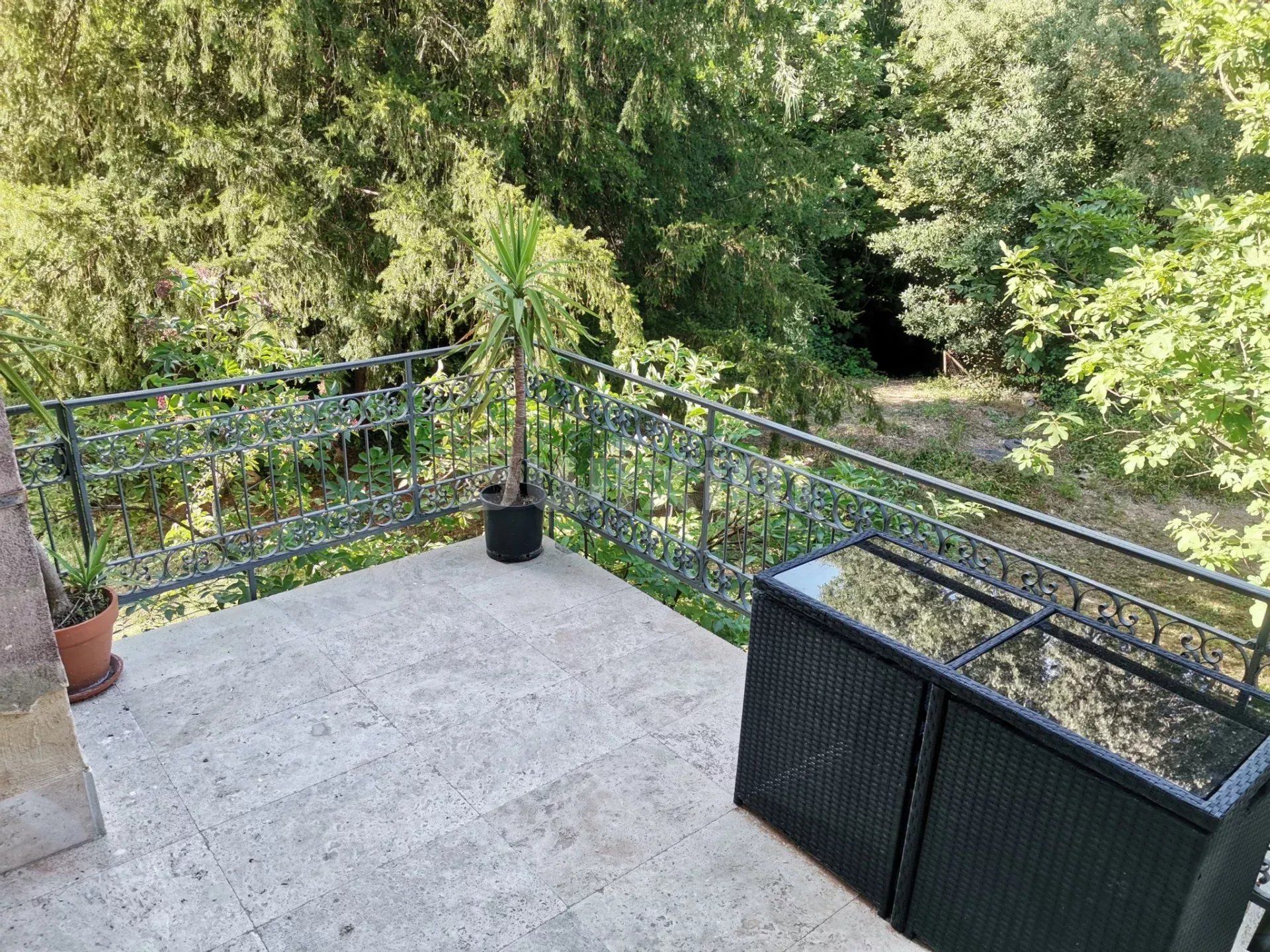 propriété 16 Pièces en vente sur Uzès (30700)