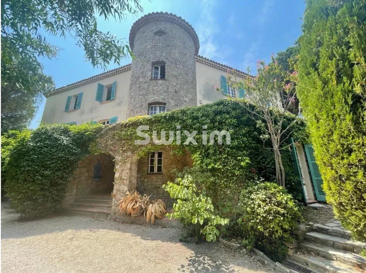 proprietà 10 Camere in vendita su Saint-Tropez (83990)