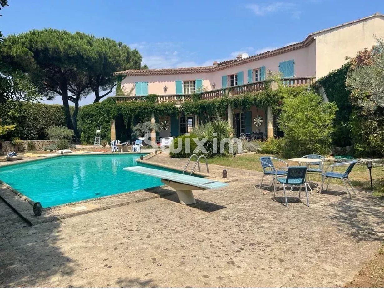proprietà 10 Camere in vendita su Saint-Tropez (83990)