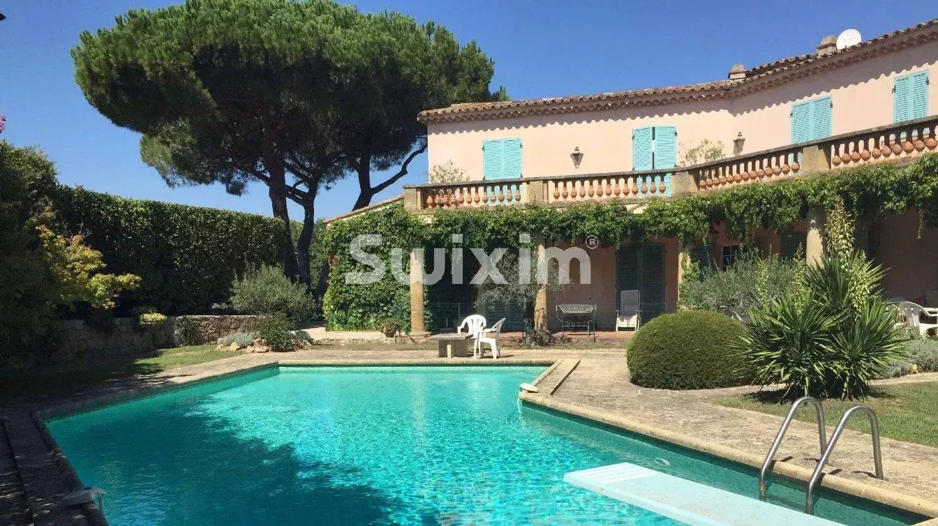 proprietà 10 Camere in vendita su Saint-Tropez (83990)