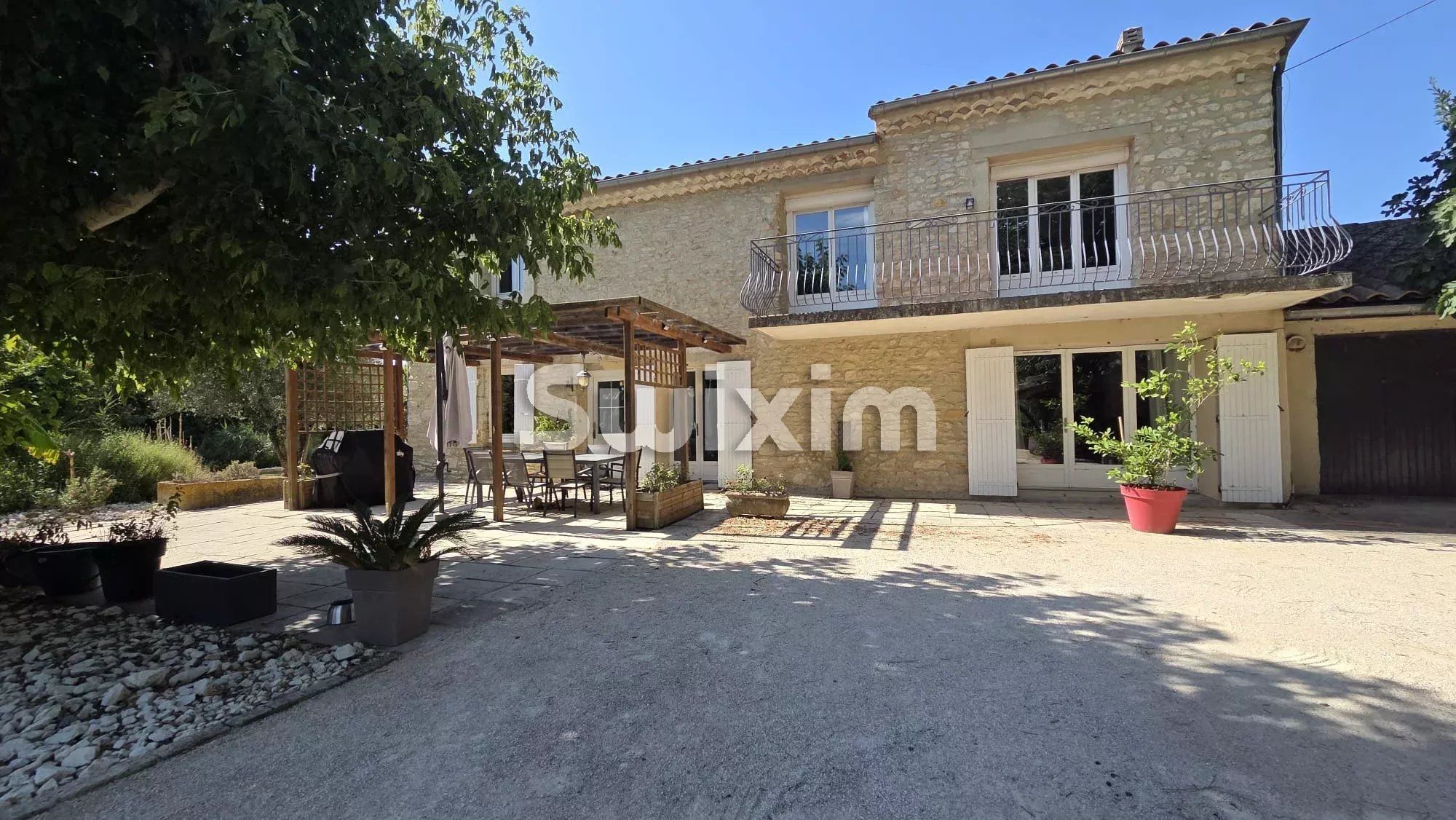 mas 10 Camere in vendita su Caderousse (84860)