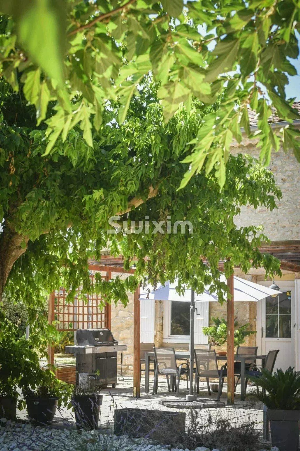 mas 10 Camere in vendita su Caderousse (84860)