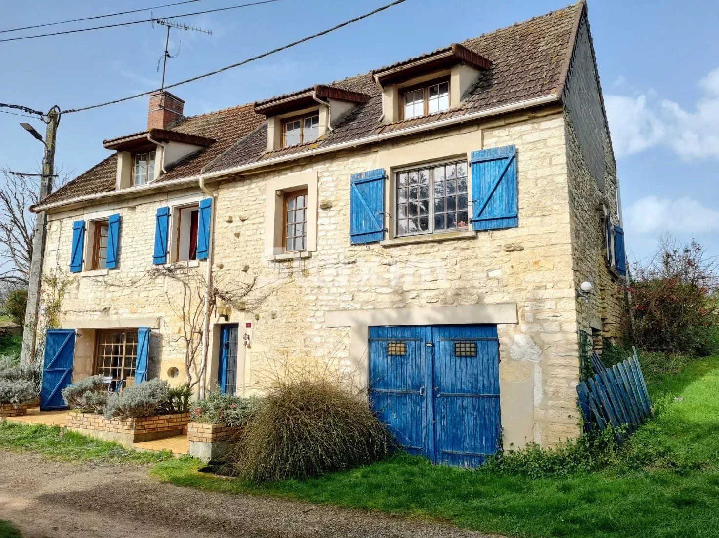 casa 7 Camere in vendita su Cuncy-lès-Varzy (58210)