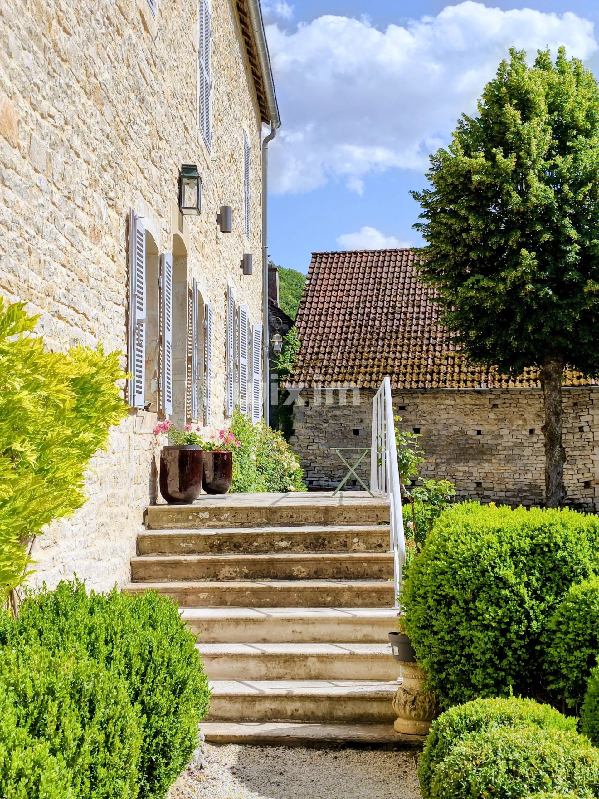 propriété 11 Pièces en vente sur Beaune (21200)