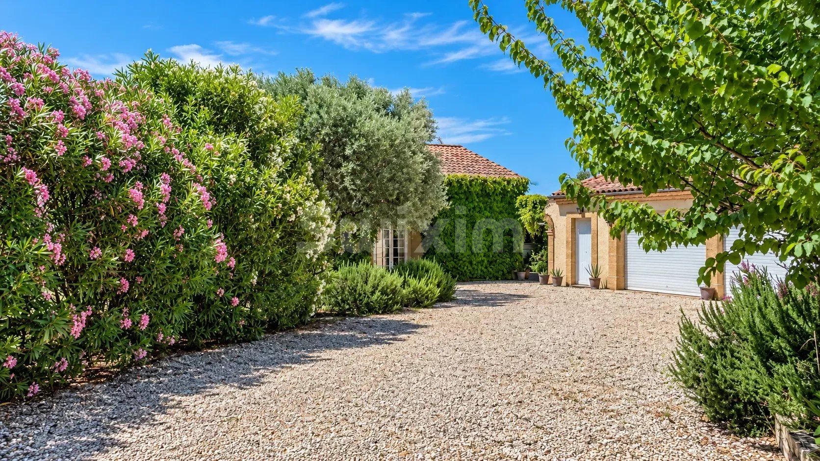 Maison 4 pièces 122 m² · à Saint-Siffret · 122 m² · 555 000 €