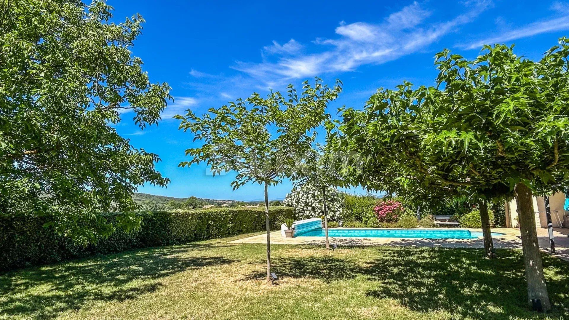 villa 4 Salas en venta en Uzès (30700)