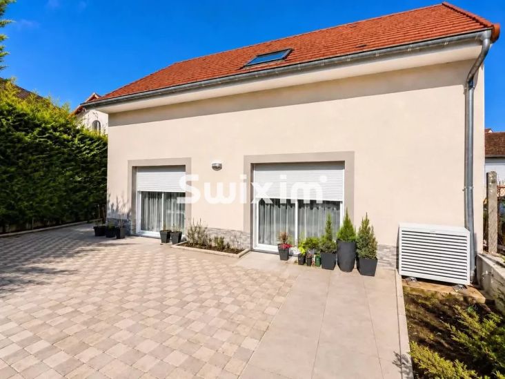 Vente Maison Lons-le-Saunier 7&nbsp;Pièces 150.36&nbsp;m²