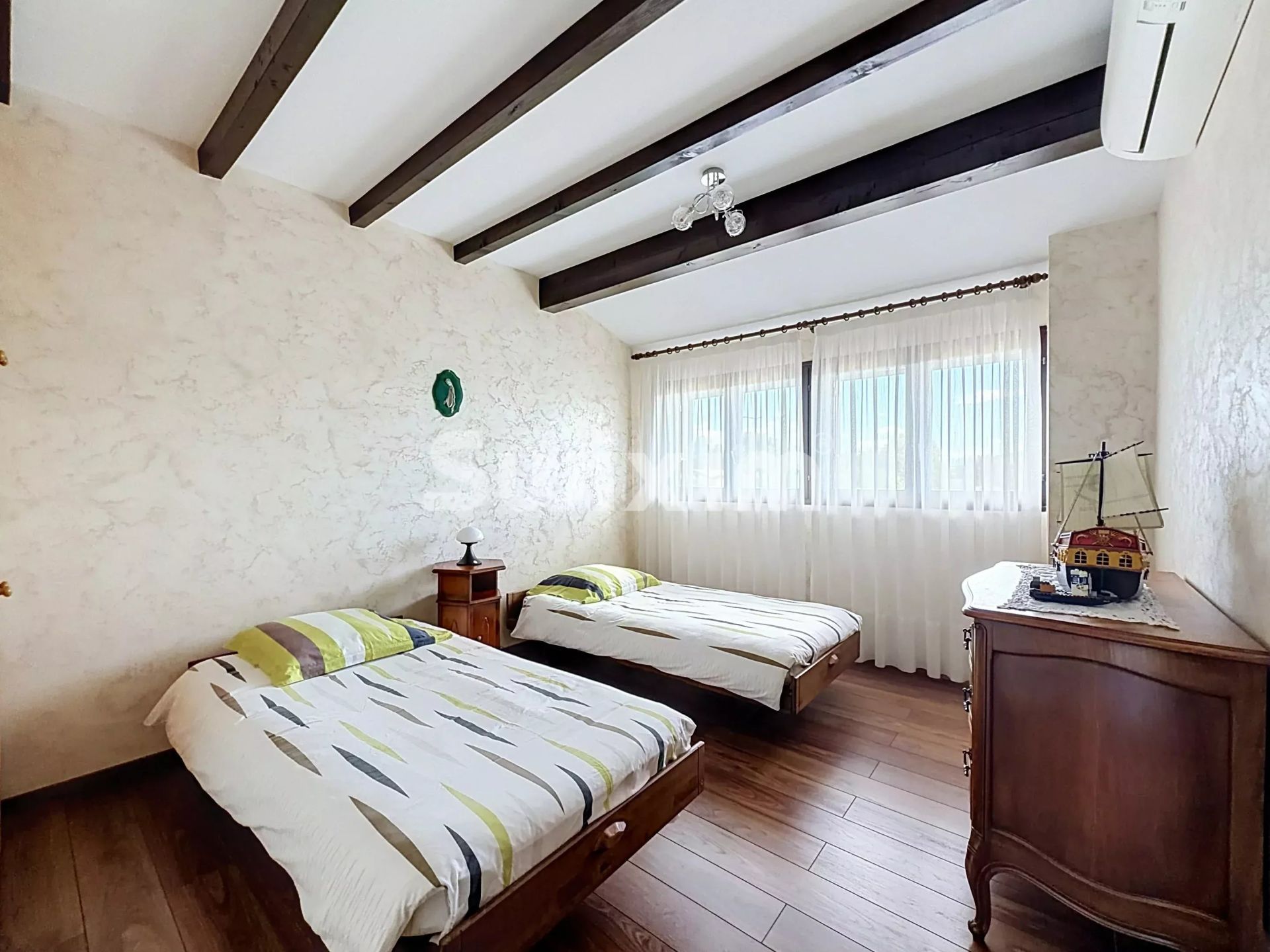 casa 7 Camere in vendita su Sergy (01630)