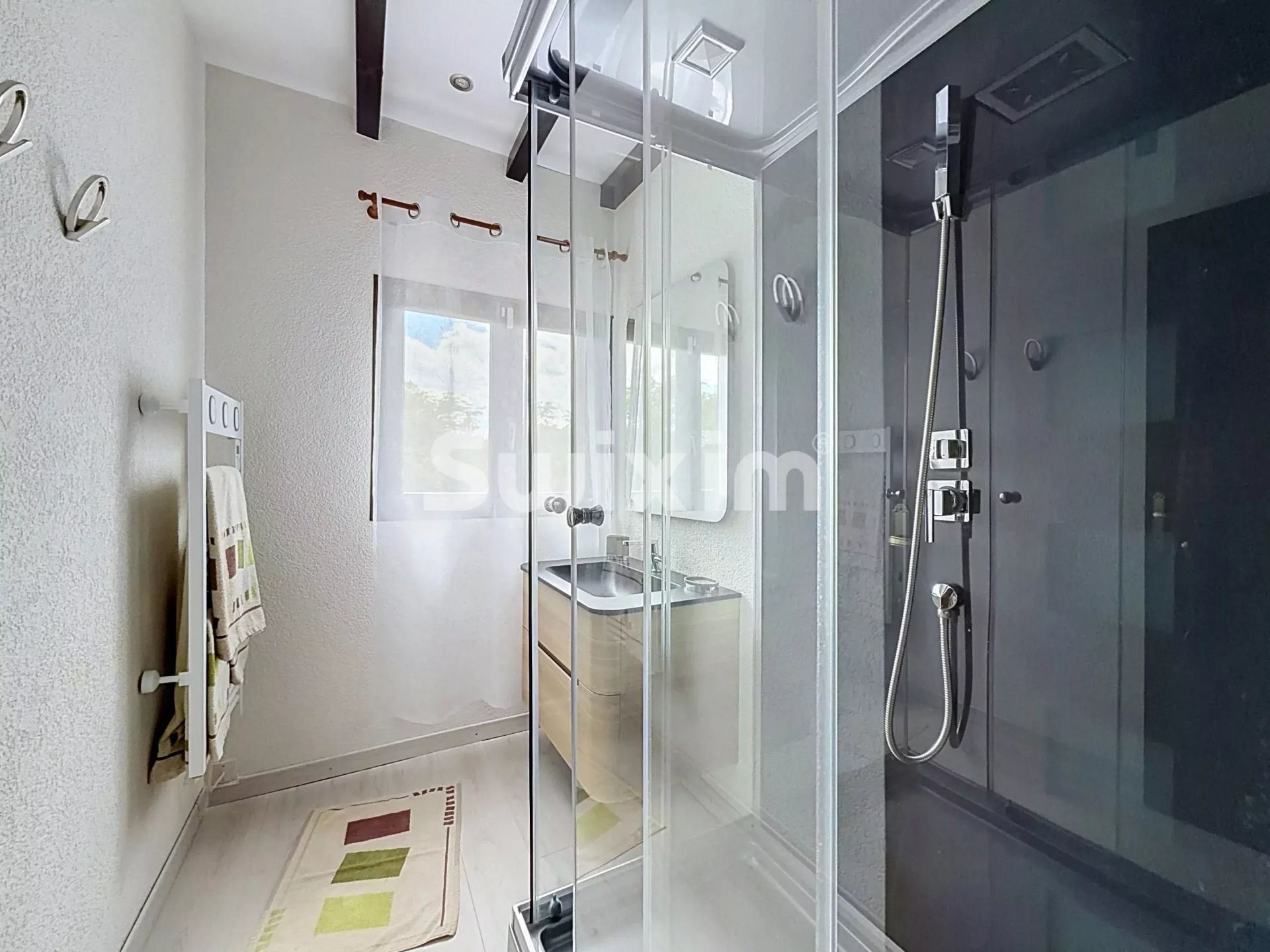 casa 7 Camere in vendita su Sergy (01630)