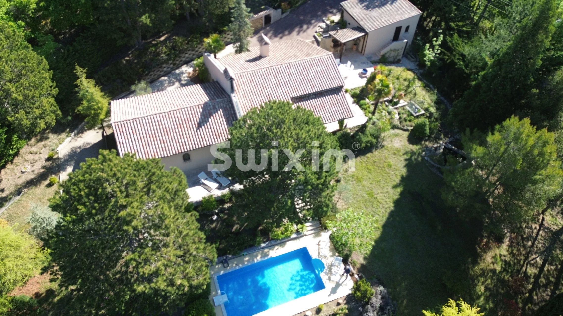 casa 9 Camere in vendita su Dieulefit (26220)