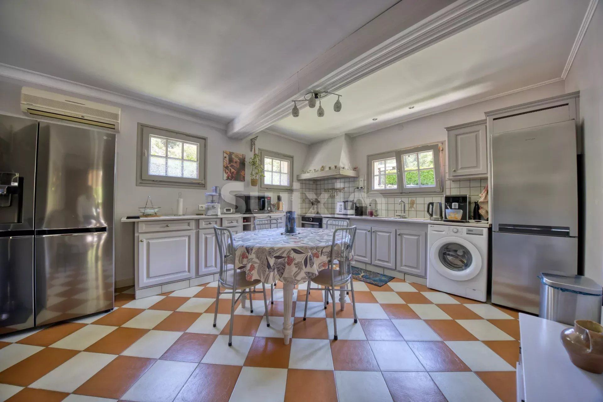 mas 8 Pièces en vente sur Banne (07460)